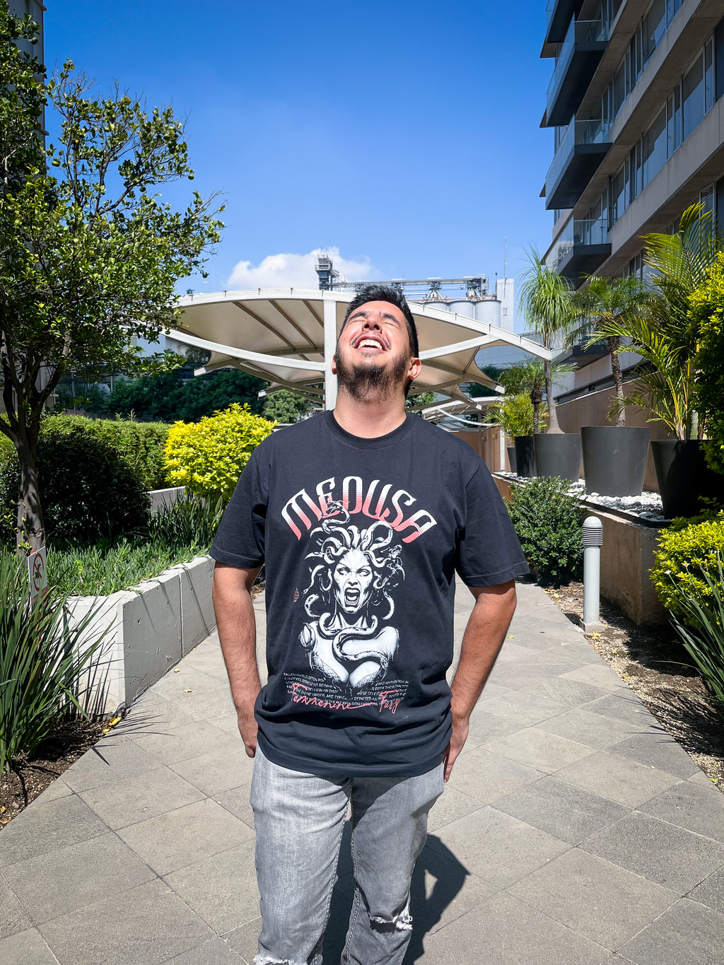 Playera Oversize 200 grs Medusa Plateada | Social Apathy